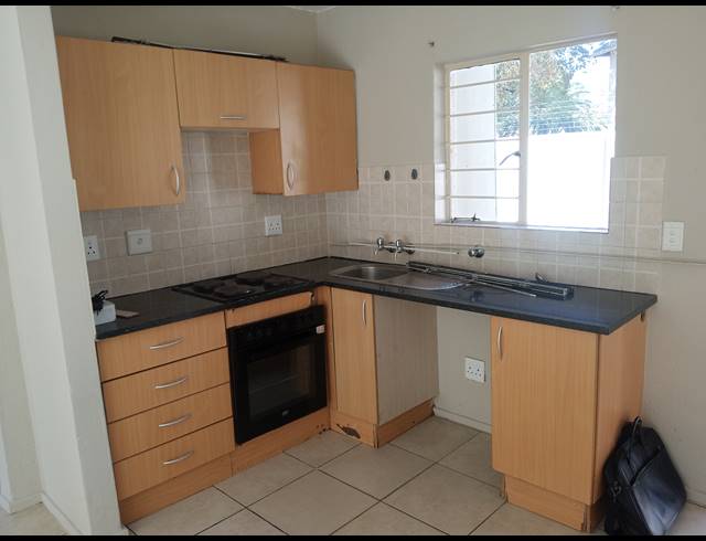 2 BEDROOM SECTIONAL TITLE FOR SALE IN KLIPPOORTJE